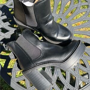 Black Chunky Heel Ankle Boots (Steve Madden)